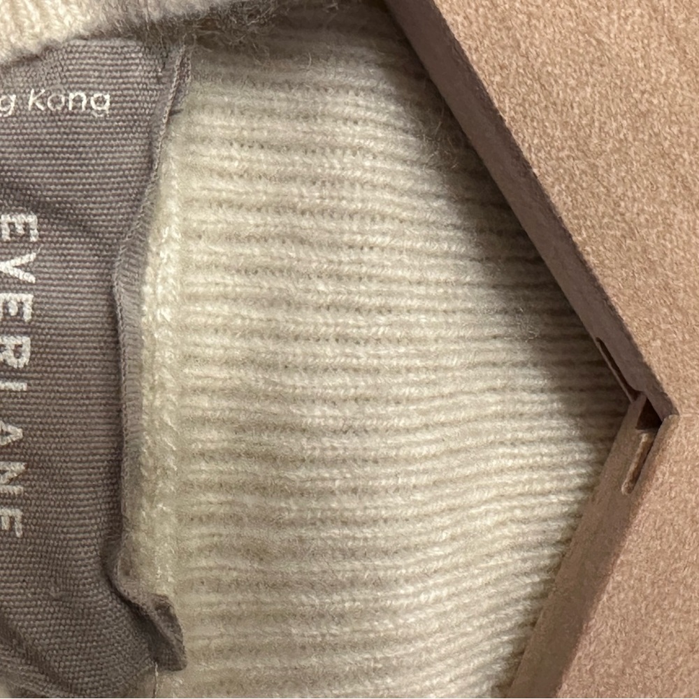 Everlane - Picture 3 of 3